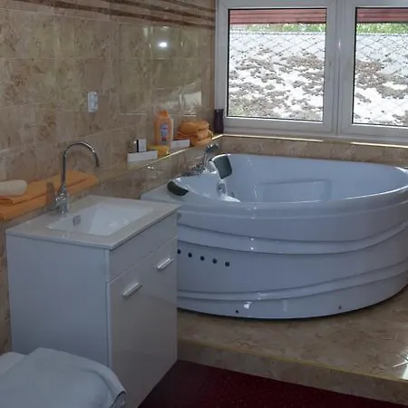 Móricz Wellness Apartman