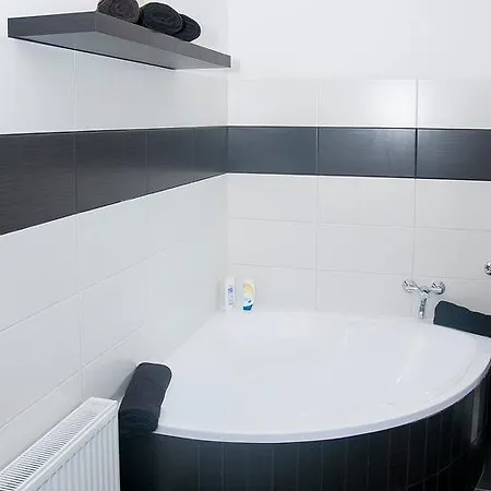 Móricz Wellness Apartman *